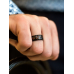 Мужское черное кольцо с красным карбоном